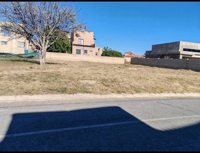 LAND FOR SALE IN WOODHILL ESTATE